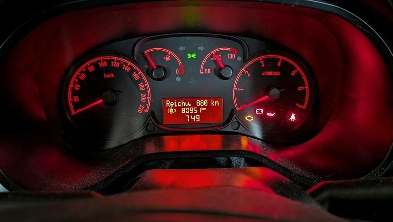 Second-hand Opel Combo 95 CP (69 kW) 2017 Argintiu Monovolum