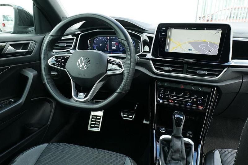 Gebraucht VW T-Roc Cabriolet R-line 150 PS (110 kW) 2023 Deep black perleffekt Cabrio