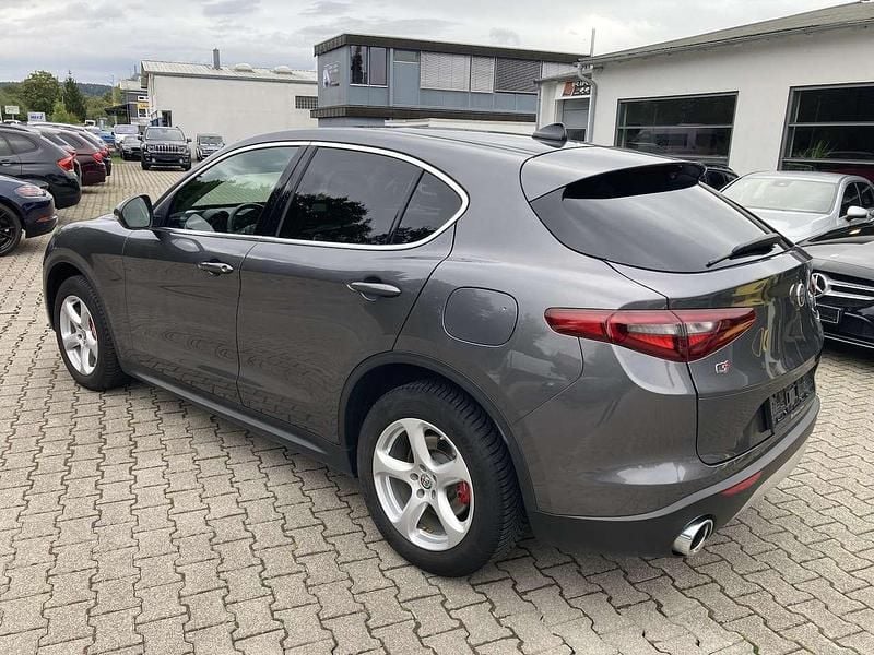 Gebraucht Alfa Romeo Stelvio Sprint 201 PS (147 kW) 2017 Schwarz SUV