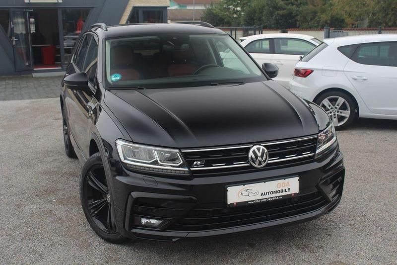 Deep black Gebraucht 2020 VW Tiguan Highline SUV | 23.990 € (Fairer Preis) - Bild 1/4