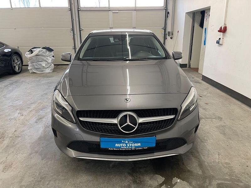Gebraucht Mercedes A220 177 PS (130 kW) 2017 Grau Limousine