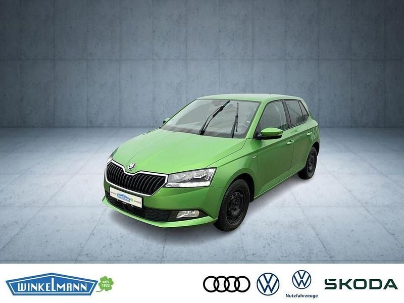 Grün Gebraucht 2020 Skoda Fabia Drive Limousine | 12.750 € (Fairer Preis) - Bild 1/4