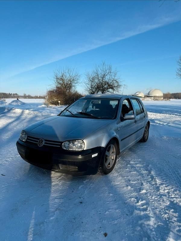 Silber Gebraucht 2001 VW Golf Limousine | 990 € (Superpreis) - Bild 1/4
