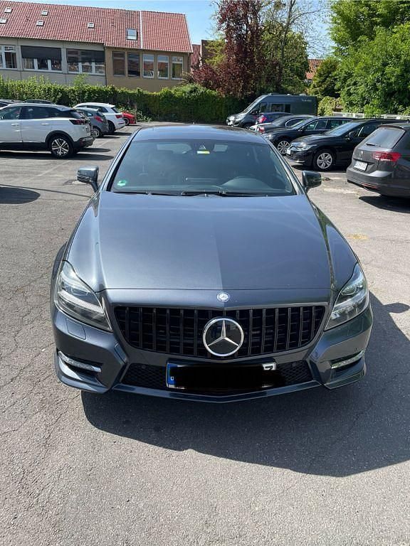 Grau Gebraucht 2013 Mercedes CLS350 Shooting Brake Kombi | 16.800 € (Etwas zu teuer) - Bild 1/4