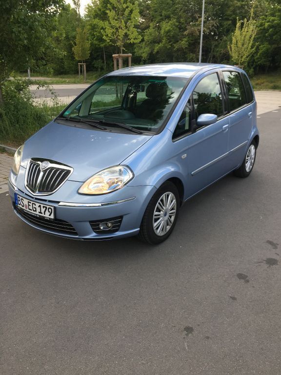 Blau Gebraucht 2009 Lancia Musa Van / Kleinbus | 3.100 € (Fairer Preis) - Bild 1/4