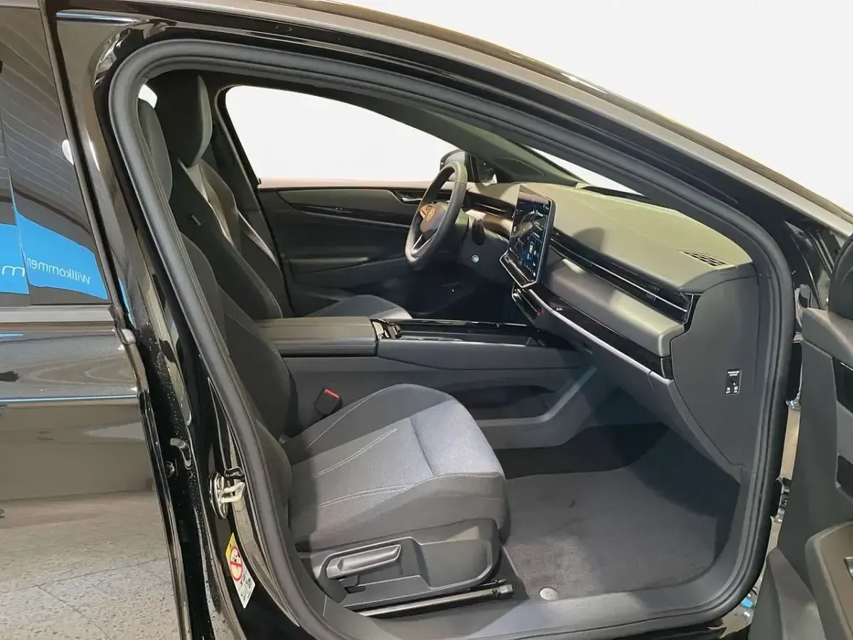 Neu VW ID.7 Pro 210 kW (286 PS) 2026 Grenadillschwarz metallic Limousine