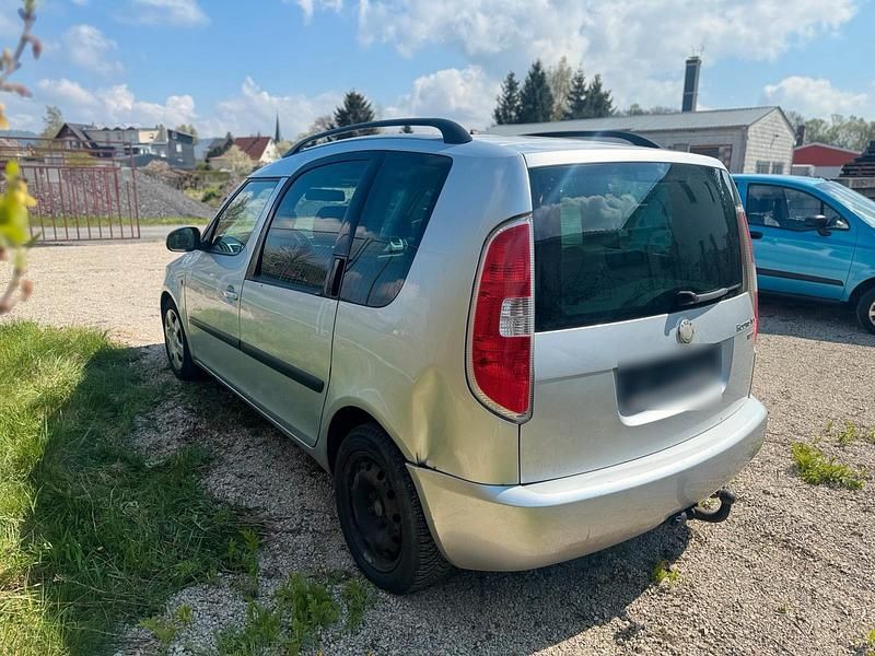 Gebraucht Skoda Roomster 105 PS (77 kW) 2006 Silber Van / Kleinbus