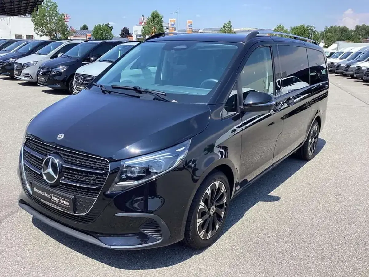 Gebraucht Mercedes V300 Style 237 PS (174 kW) 2026 Schwarz Van / Kleinbus