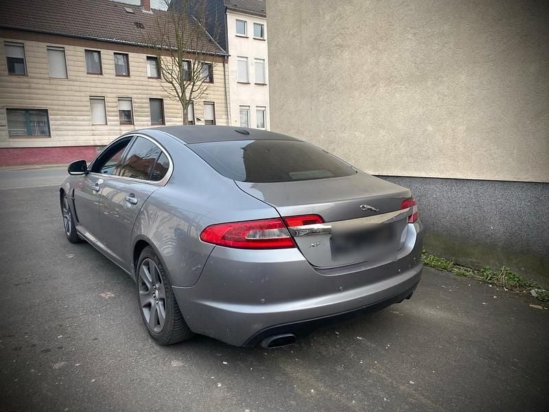 Gebraucht Jaguar XF 241 PS (177 kW) 2010 Grau Limousine