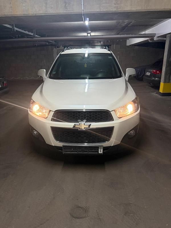 Gebraucht Chevrolet Captiva 169 PS (124 kW) 2011 Weiß SUV