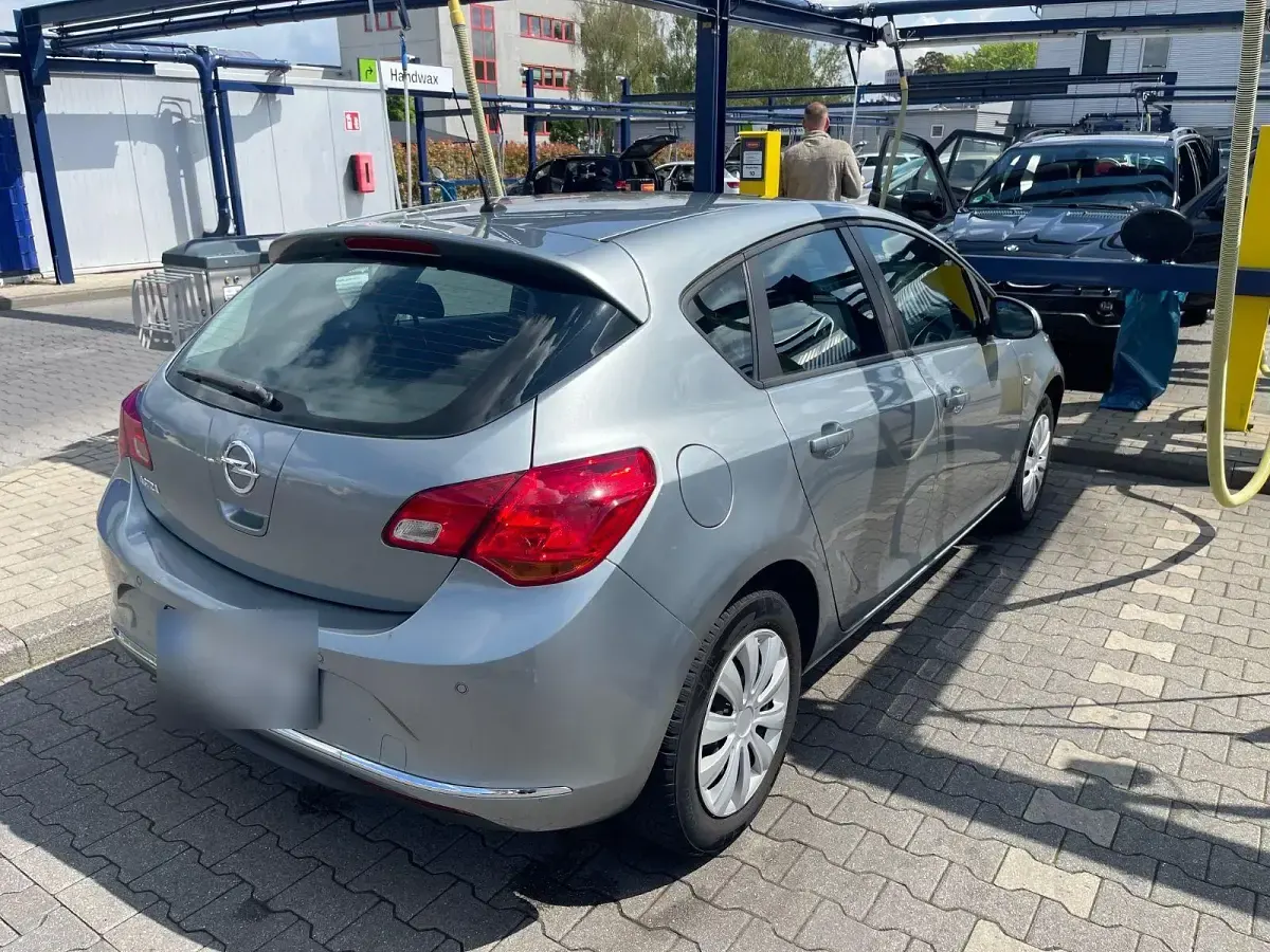 Gebraucht Opel Astra Style 120 PS (88 kW) 2015 Grau Limousine
