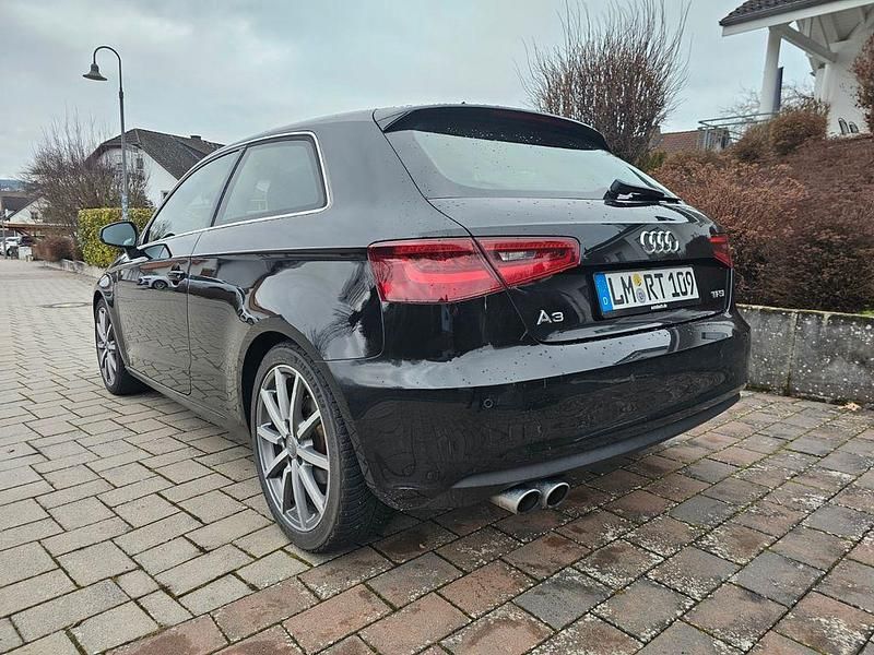 Gebraucht Audi A3 Ambition 125 PS (91 kW) 2015 Schwarz Limousine