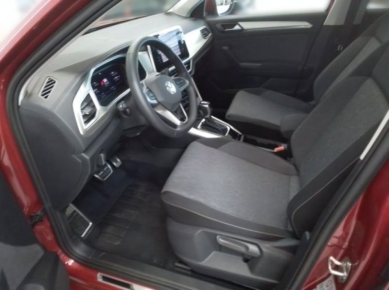 Gebraucht VW T-Roc Move 150 PS (110 kW) 2024 Rot SUV