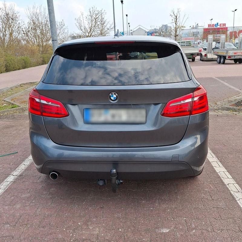 Gebraucht BMW 218 Active Tourer 150 PS (110 kW) 2015 Grau Van / Kleinbus
