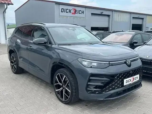 Gebraucht VW Tayron R-line 193 PS (141 kW) 2025 Grau SUV