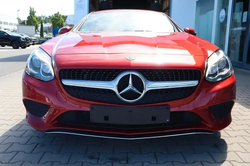 Gebraucht Mercedes SLC200 184 PS (135 kW) 2018 Designo hyazinthrot metallic Cabrio