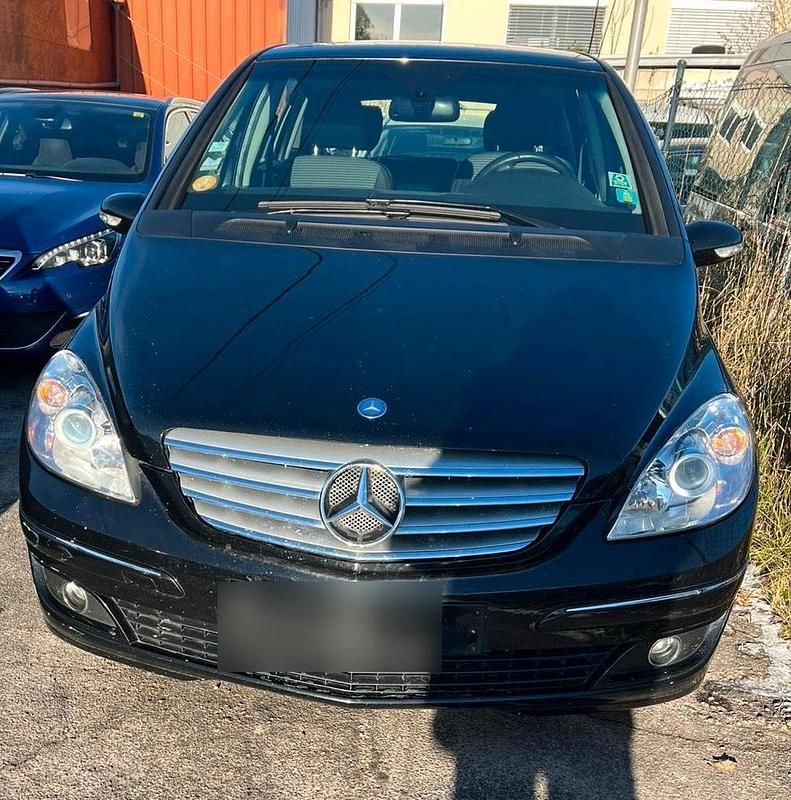 Gebraucht Mercedes B200 140 PS (102 kW) 2009 Schwarz Van / Kleinbus