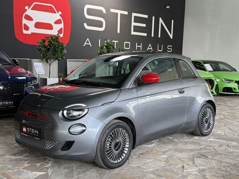 Colore esterno (mineral grau) Gebraucht 2022 Fiat 500e Red Limousine | 16.990 € (Etwas zu teuer) - Bild 1/4