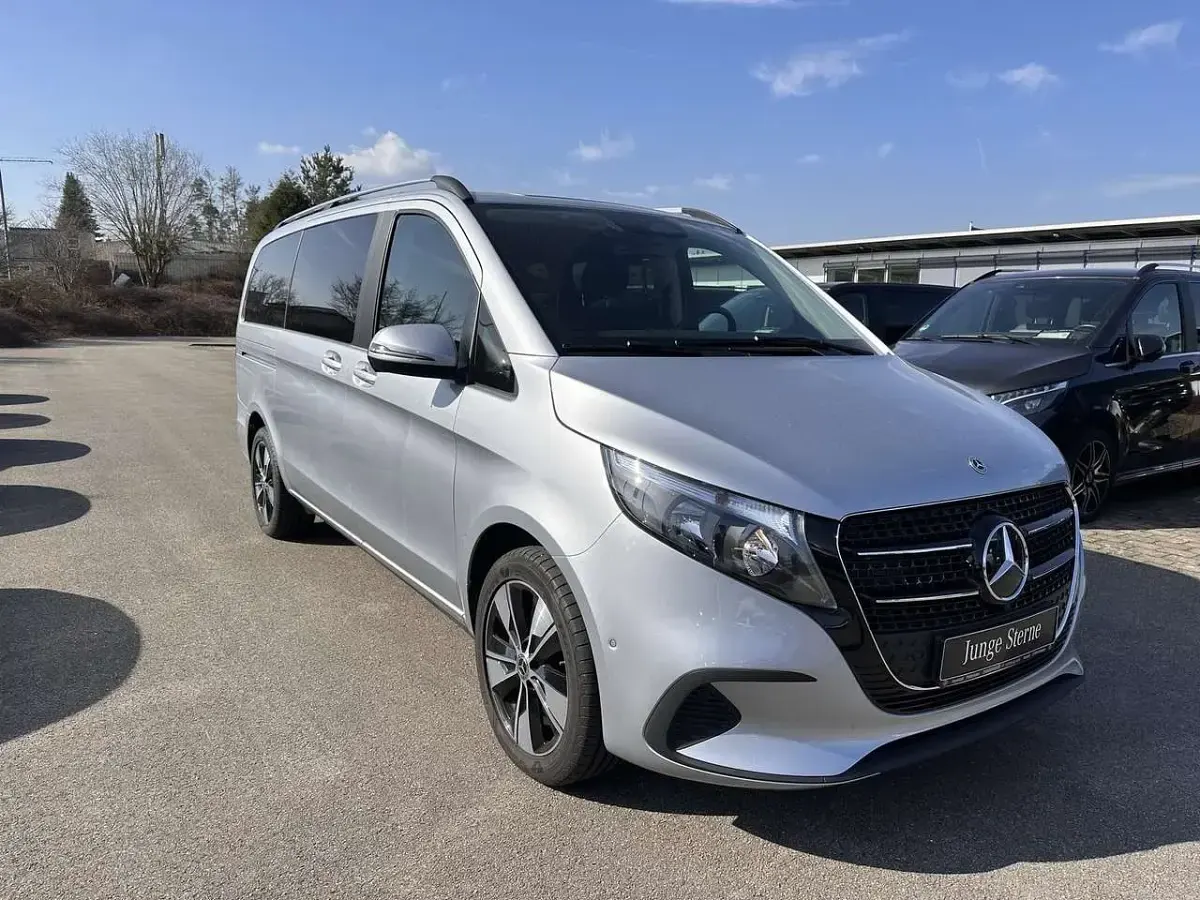 Gebraucht Mercedes E250 Style 190 PS (139 kW) 2024 Hightechsilber Kombi