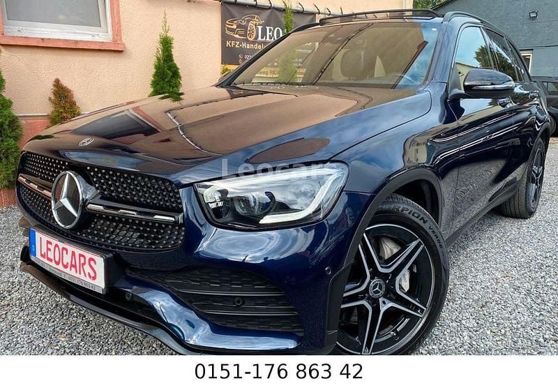 Blau Gebraucht 2020 Mercedes GLC300 AMG SUV | 39.600 € (Fairer Preis) - Bild 1/4