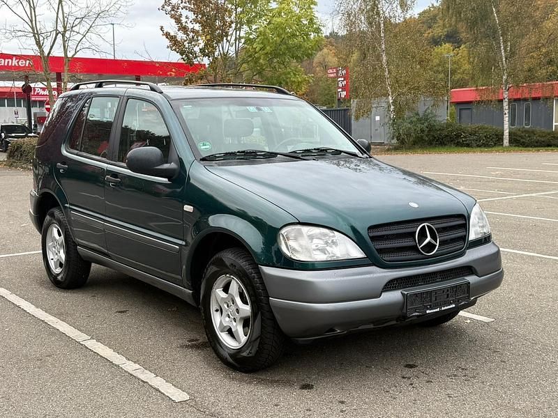 Gebraucht Mercedes ML320 218 PS (160 kW) 1999 Grün SUV