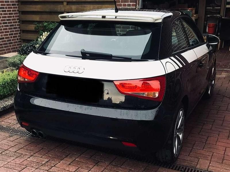 Schwarz Gebraucht 2011 Audi A1 S-Line Kleinwagen | 11.000 € (Teuer) - Bild 1/4