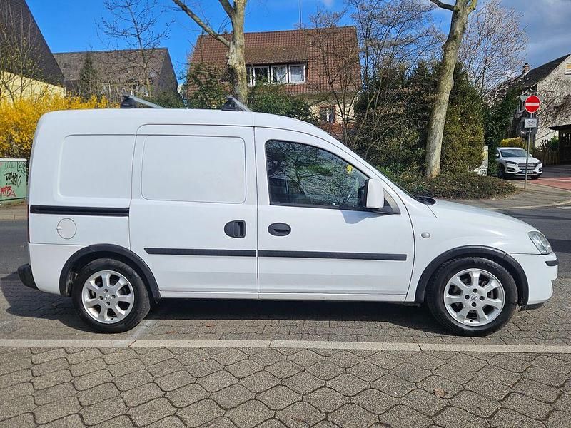 Usata Opel Combo 75 CV (55 kW) 2008 Bianco Monovolume