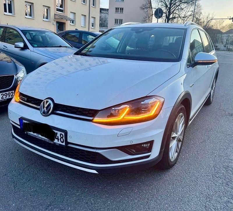 Gebraucht VW Golf Alltrack 184 PS (135 kW) 2019 Weiß Kombi