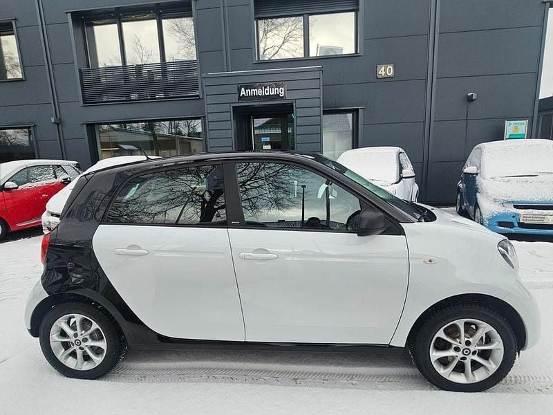 Gebraucht Smart ForFour Passion 71 PS (52 kW) 2016 Schwarz Kleinwagen