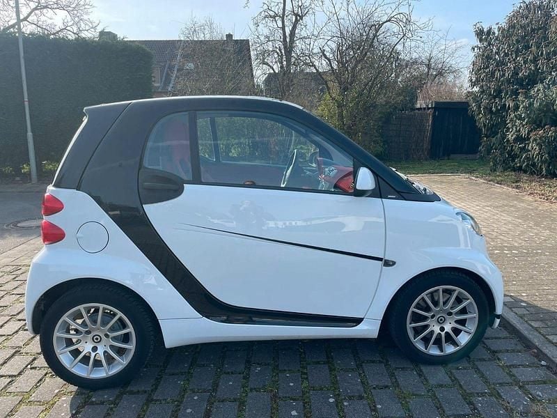 Gebraucht Smart ForTwo Coupé Passion 71 PS (52 kW) 2012 Weiß Coupé