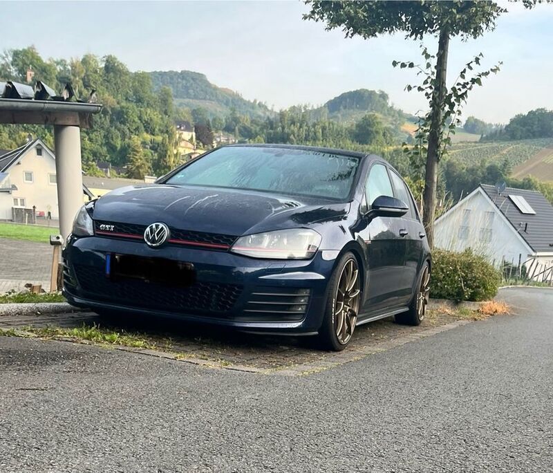 Blau Gebraucht 2013 VW Golf VII GTI Limousine | 15.250 € (Etwas zu teuer) - Bild 1/4