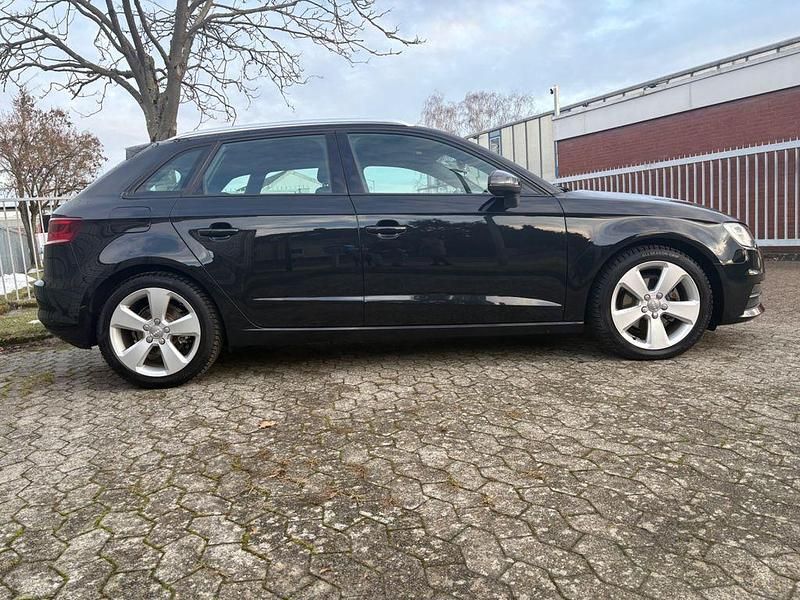 Gebraucht Audi A3 Ambiente 150 PS (110 kW) 2014 Schwarz Limousine