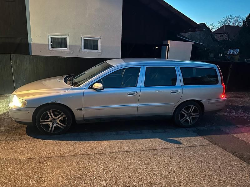 Gebraucht Volvo V70 192 PS (141 kW) 2005 Silber Kombi