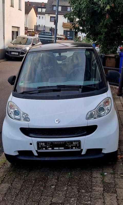 Weiß Gebraucht 2010 Smart ForTwo Coupé Coupé | 4.300 € (Fairer Preis) - Bild 1/4