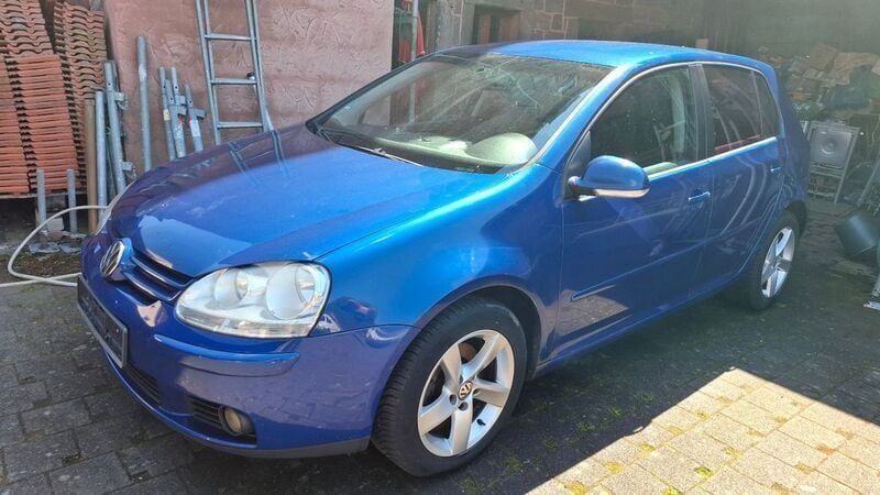 Blau Gebraucht 2005 VW Golf IV Comfortline Limousine | 3.250 € - Bild 1/4