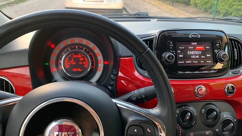 Rot Gebraucht 2019 Fiat 500 Kleinwagen | 10.199 € (Guter Preis) - Bild 1/4