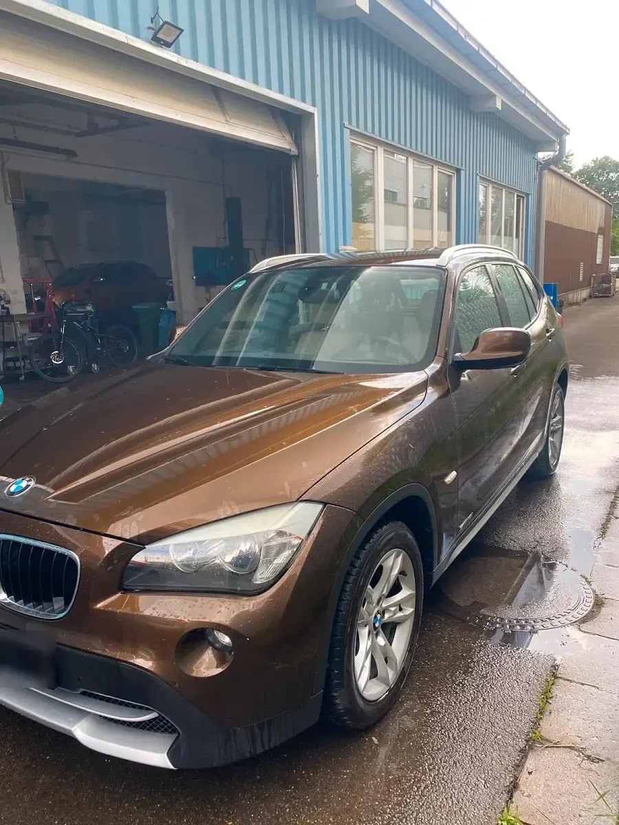 Gebraucht BMW X1 258 PS (189 kW) 2009 Braun SUV