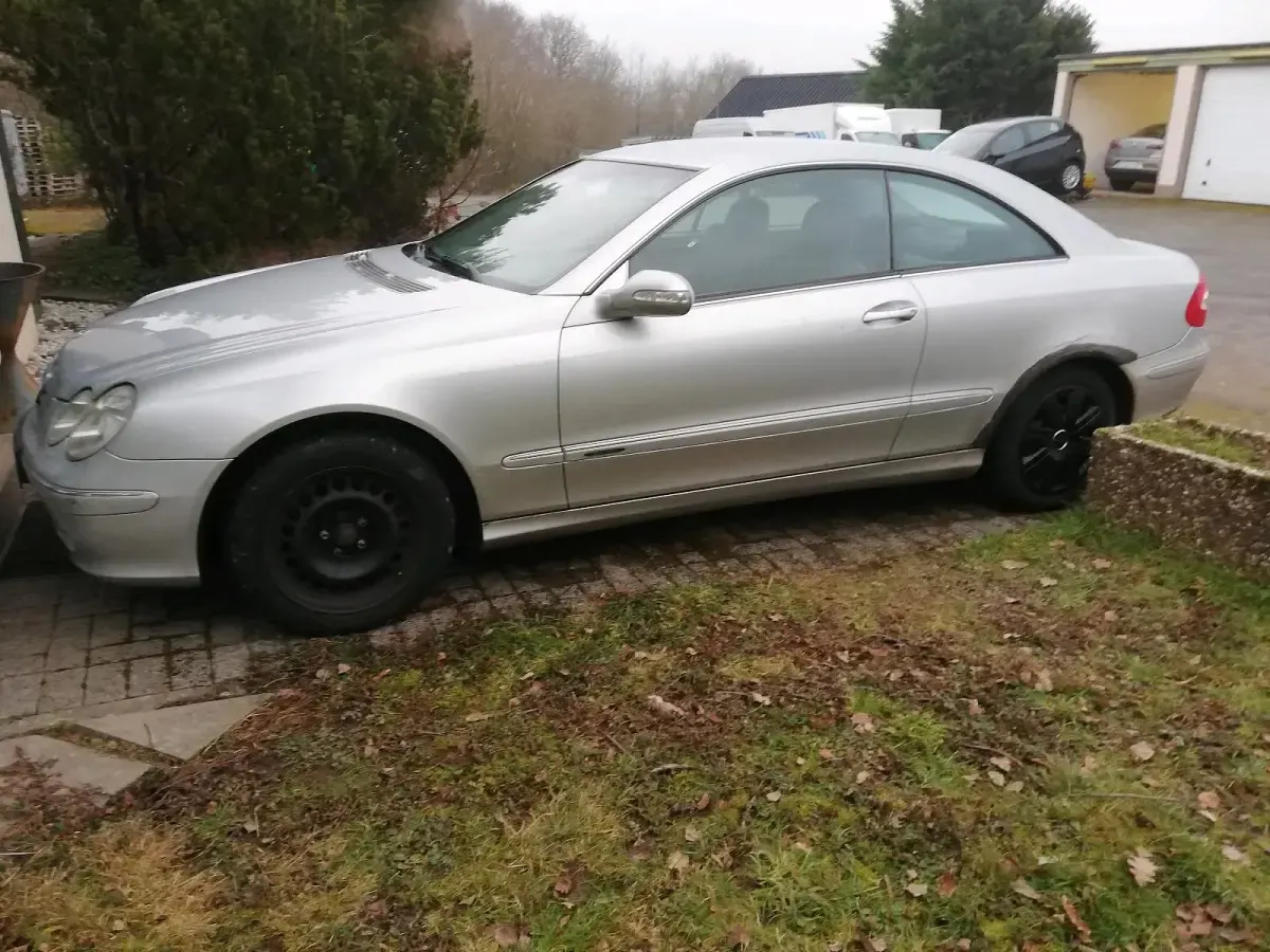 Gebraucht Mercedes CLK240 170 PS (125 kW) 2002 Silber Coupé