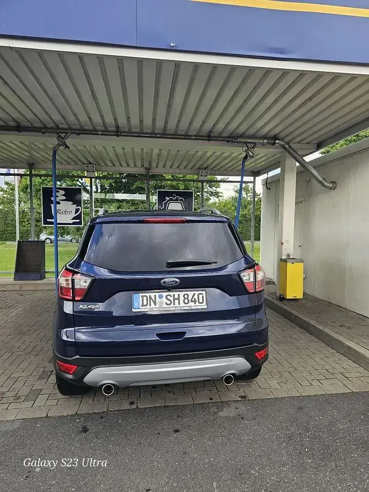 Gebraucht Ford Kuga Cool & Connect 179 PS (131 kW) 2017 SUV