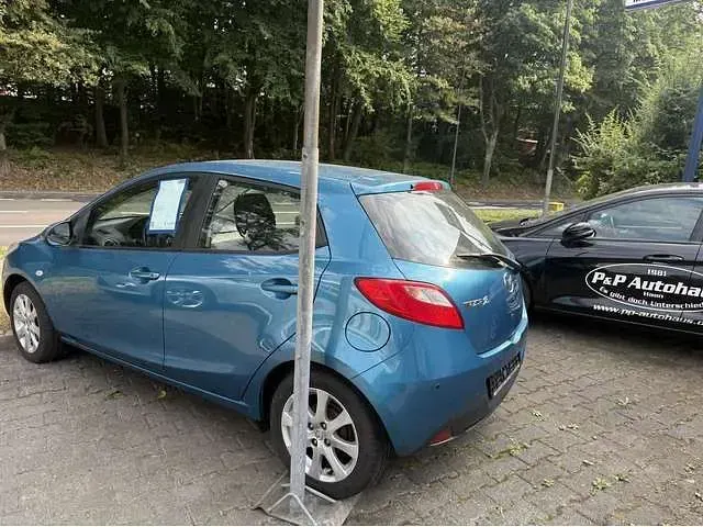 Gebraucht Mazda 2 Active 84 PS (61 kW) 2011 Blau Kleinwagen