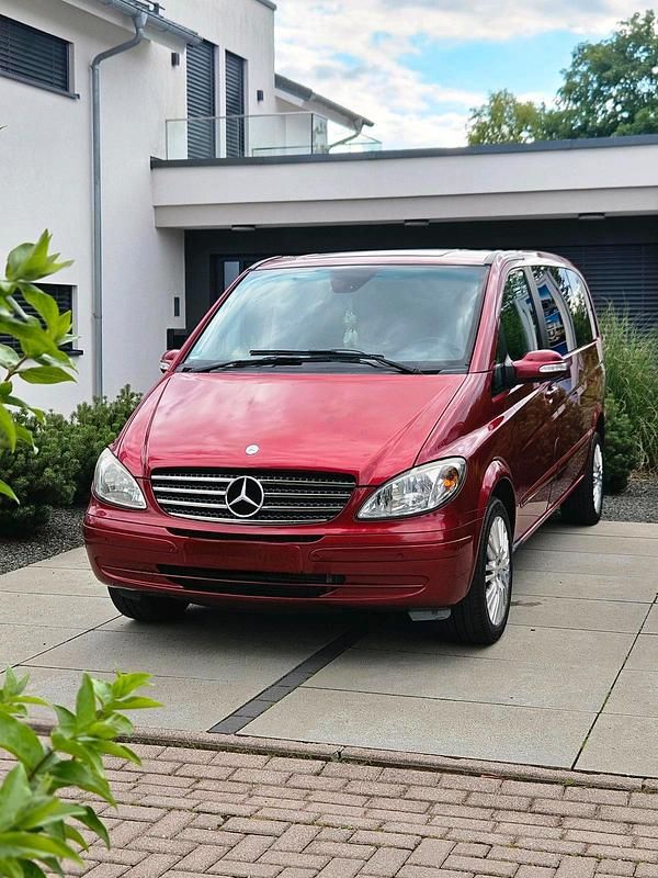 Rot Gebraucht 2007 Mercedes Viano Van / Kleinbus | 7.449 € - Bild 1/4