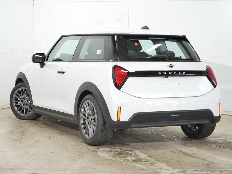 Second-hand Mini Cooper 156 CP (114 kW) 2024 Alb Hatchback