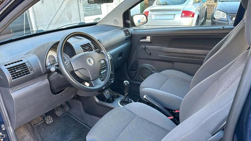 Gebraucht VW Fox Refresh 55 PS (40 kW) 2009 Blau Kleinwagen