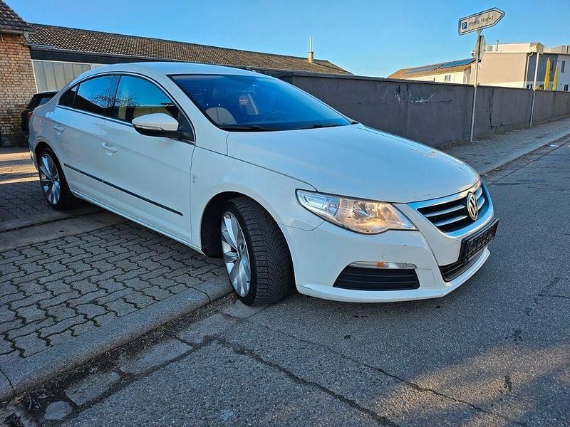 Gebraucht VW Passat Individual 170 PS (125 kW) 2011 Weiß Limousine