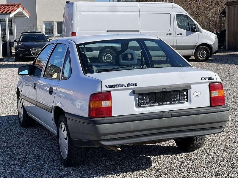 Gebraucht Opel Vectra 116 PS (85 kW) 1990 Weiß Limousine