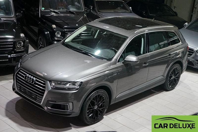 Grau Gebraucht 2018 Audi Q7 SUV | 31.888 € (Guter Preis) - Bild 1/4