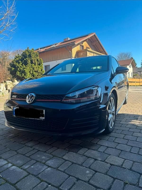 Gebraucht VW Golf VII GTI 220 PS (161 kW) 2014 Schwarz Kleinwagen