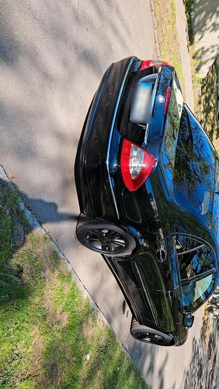 Second-hand Mercedes E320 224 CP (164 kW) 2007 Negru Berlinǎ