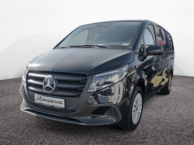 Gebraucht Mercedes Vito 190 PS (139 kW) 2024 Obsidianschwarz metallic Van