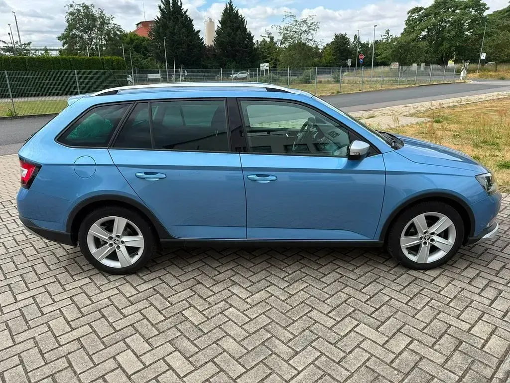 Gebraucht Skoda Fabia ScoutLine 90 PS (66 kW) 2017 Blau Limousine